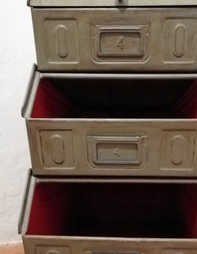 UNODUETRE Comodino (1)